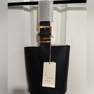 Mini Pebble Leather bucket bag
